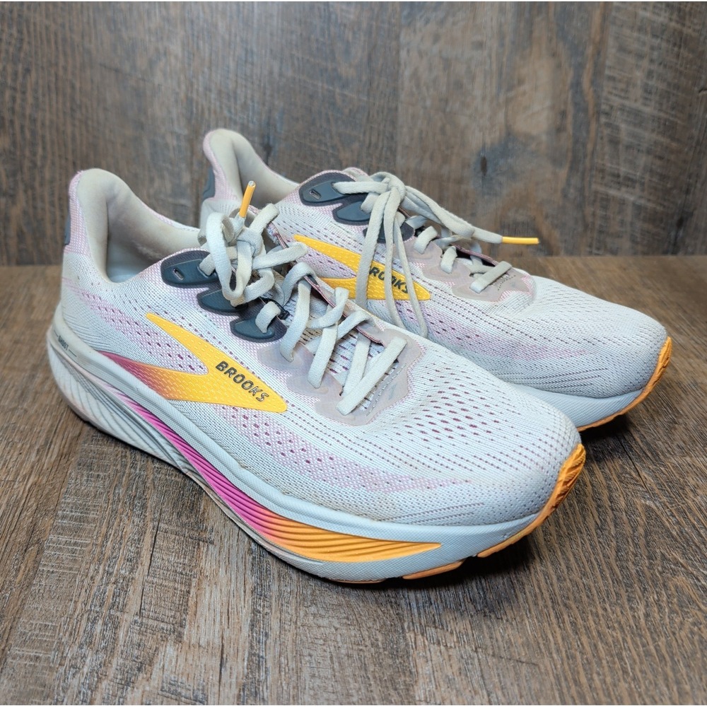 BROOKS Womens Size 9.5 B Ghost 17 Running Shoes 1204311B020 Oyster/Apricot/Pink